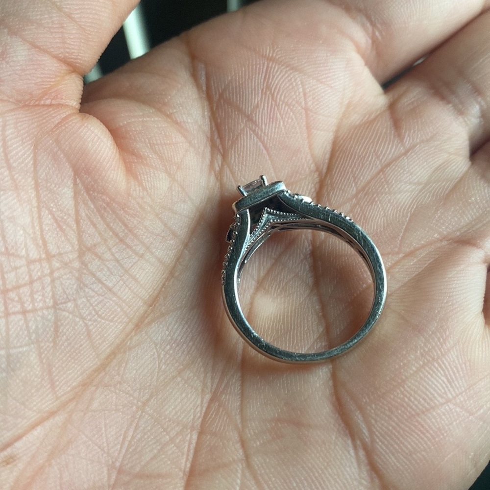 10k White Gold Diamond Engagement Ring - Picture 11 of 12